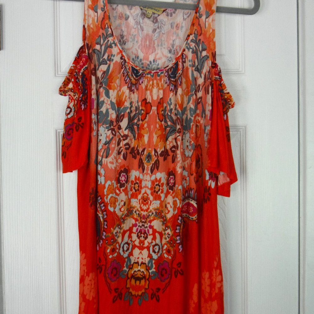 XL Democracy cold-shoulder BOHO top